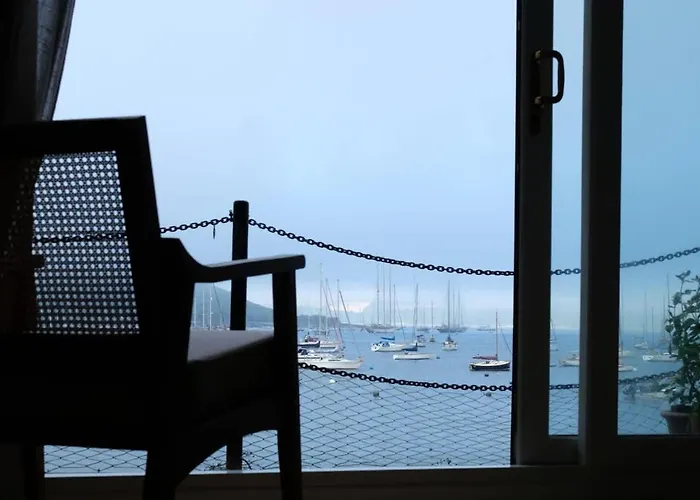 Spectacular Waterfront Views With Parking At \'Mariners Mirror\'