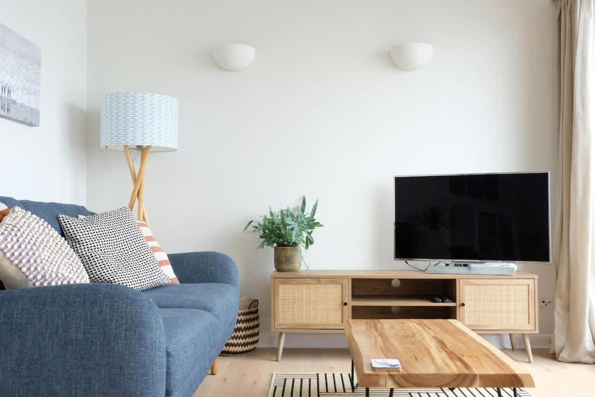 Spectacular Waterfront Views With Parking At 'mariners Mirror' Falmouth
