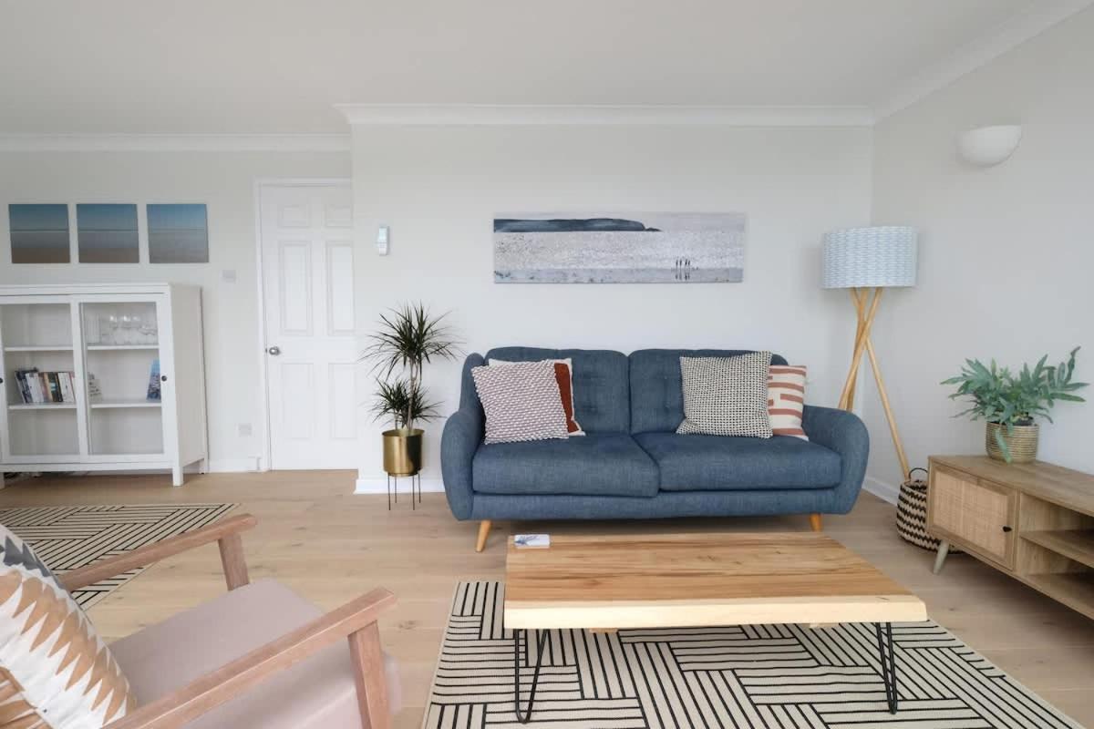 Spectacular Waterfront Views With Parking At 'mariners Mirror' * Falmouth