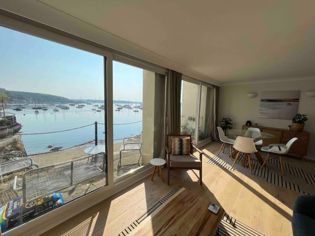 Spectacular Waterfront Views With Parking At 'mariners Mirror' Apartment